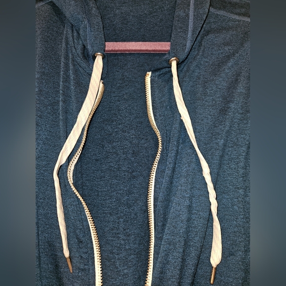 Vuori Blue Halo Hoodie - Picture 6 of 9